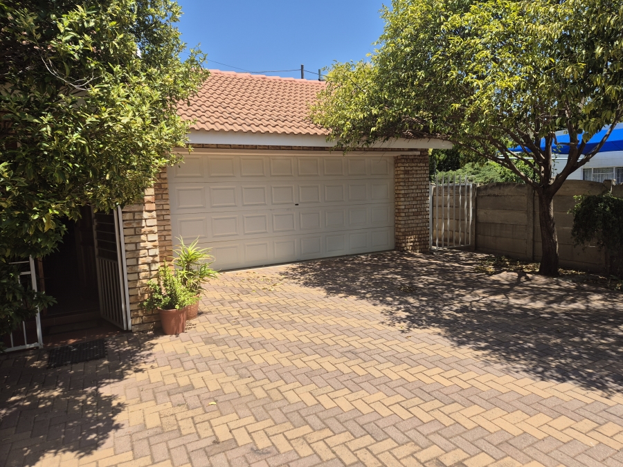 3 Bedroom Property for Sale in La Hoff North West